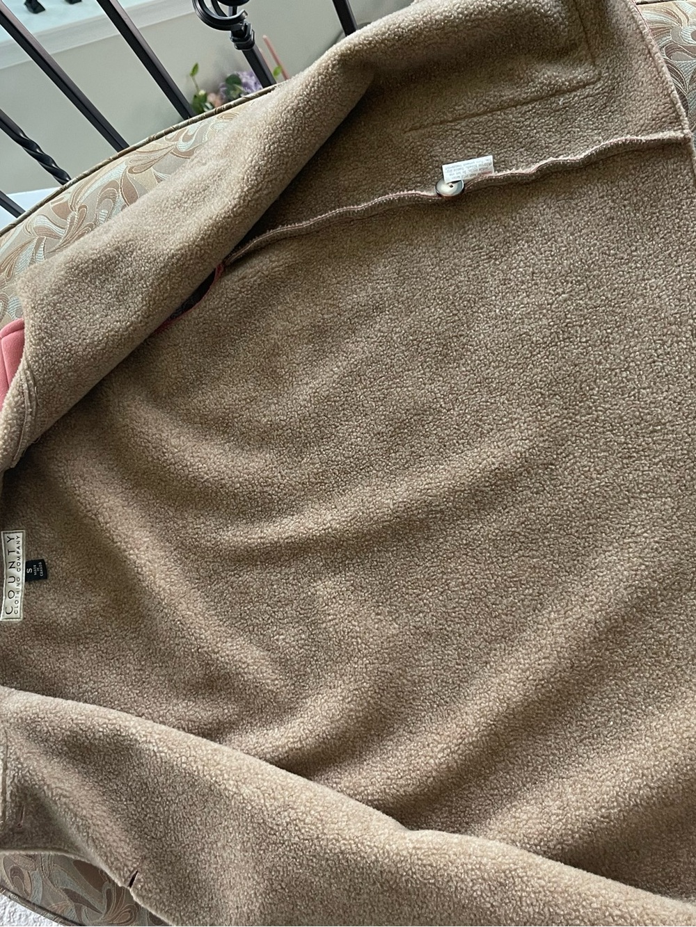 Vest - Picture 7 of 8
